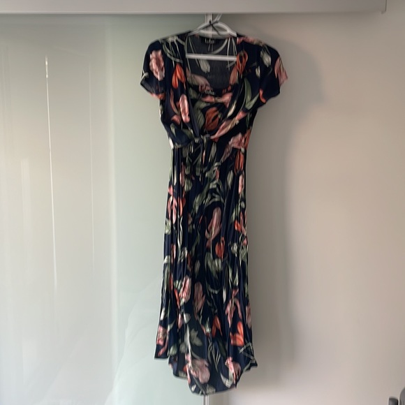 LuLu’s two piece set xs - Picture 2 of 3